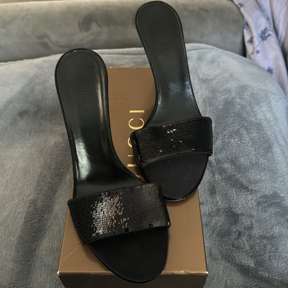 GUCCI **RARE** Vintage & New                             Gorgeous Black Slides